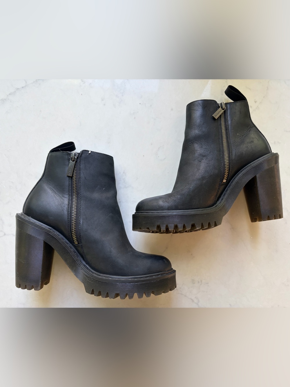 Dr. Martens RARE Black Magdalena Chunky Lug Heel Ankle Boot sz 7 - Picture 4 of 6